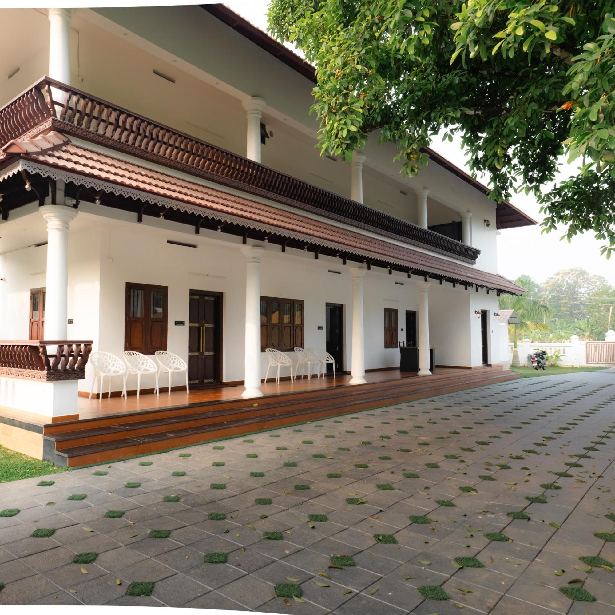 Tamarind Heritage Holiday Home Angamaly Exterior photo